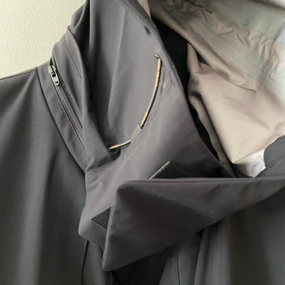 Off-White Equipment Black Technical Shell Jacket Windbreaker Water Repellent L - Picture 6 of 16